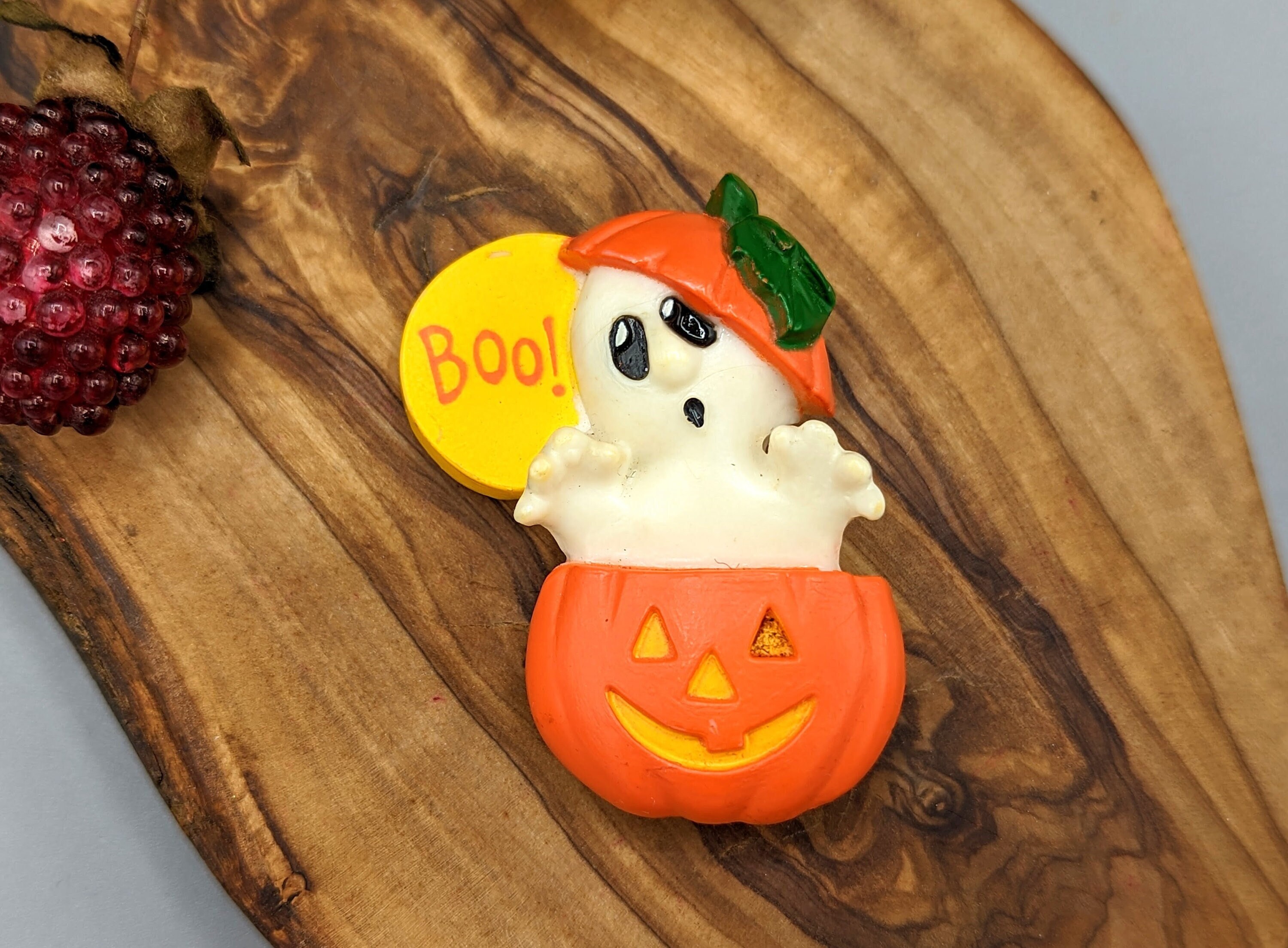 Vintage 1990s Hallmark Ghost in Pumpkin BOO Halloween Pin Pinback Button Brooch, Retro Kitsch Halloween, Vintage Hallmark Halloween Pin