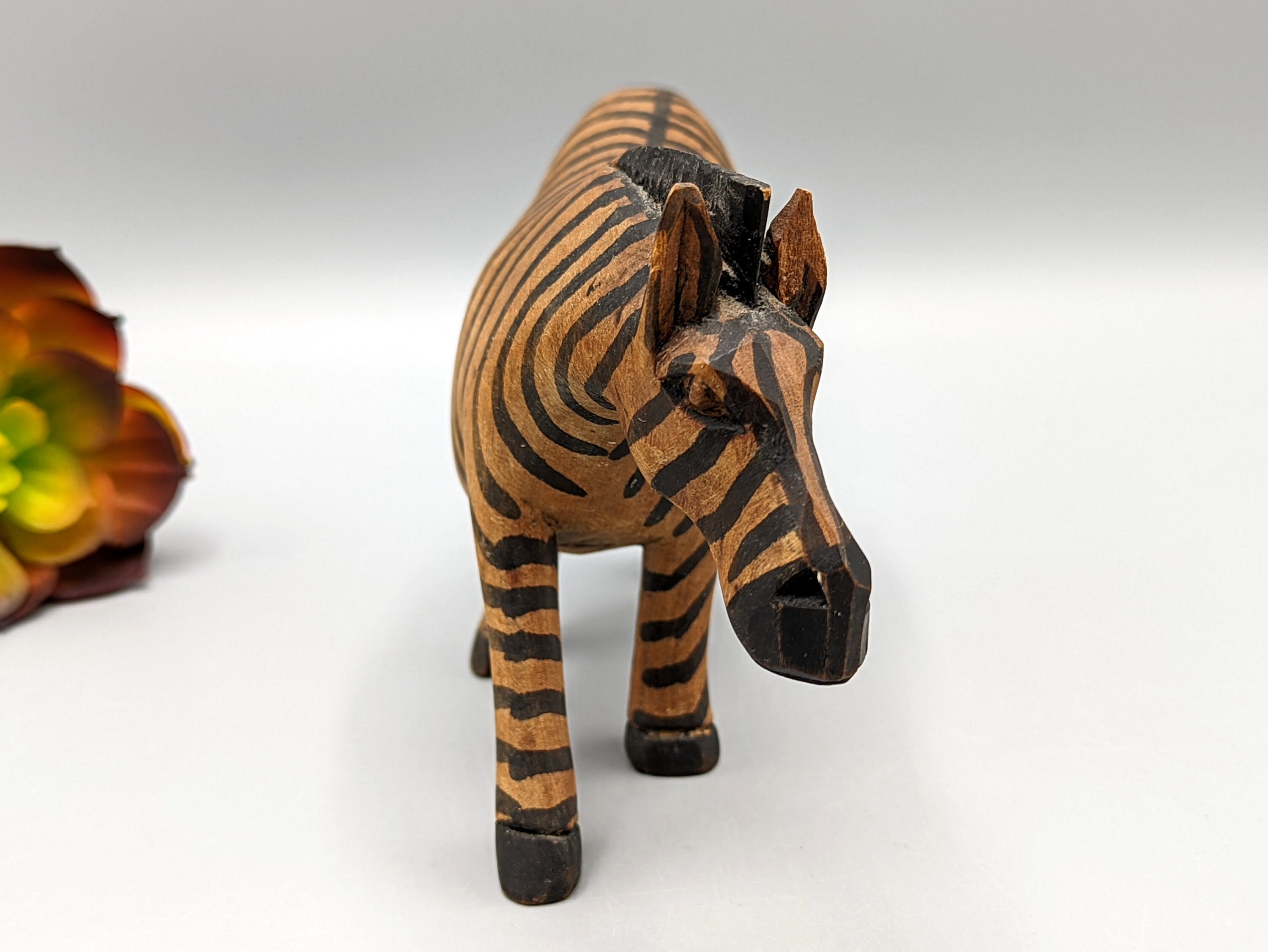 ヴィンテージ手彫り木製ストライプシマウマ彫刻置物フォークアート