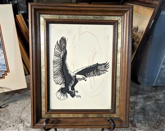 Vintage Flying Bald Eagle Carved Resin Faux Marble in Wood Frame with Metallic Gold Stripe, Vintage Americana Decor, Bald Eagle Framed Art