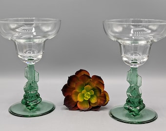 Par de copas vintage de margarita con tallo de cactus saguaro, sombrero, siesta, artículos de bar novedosos de estilo retro, decoración vintage de carrito de bar del suroeste de México