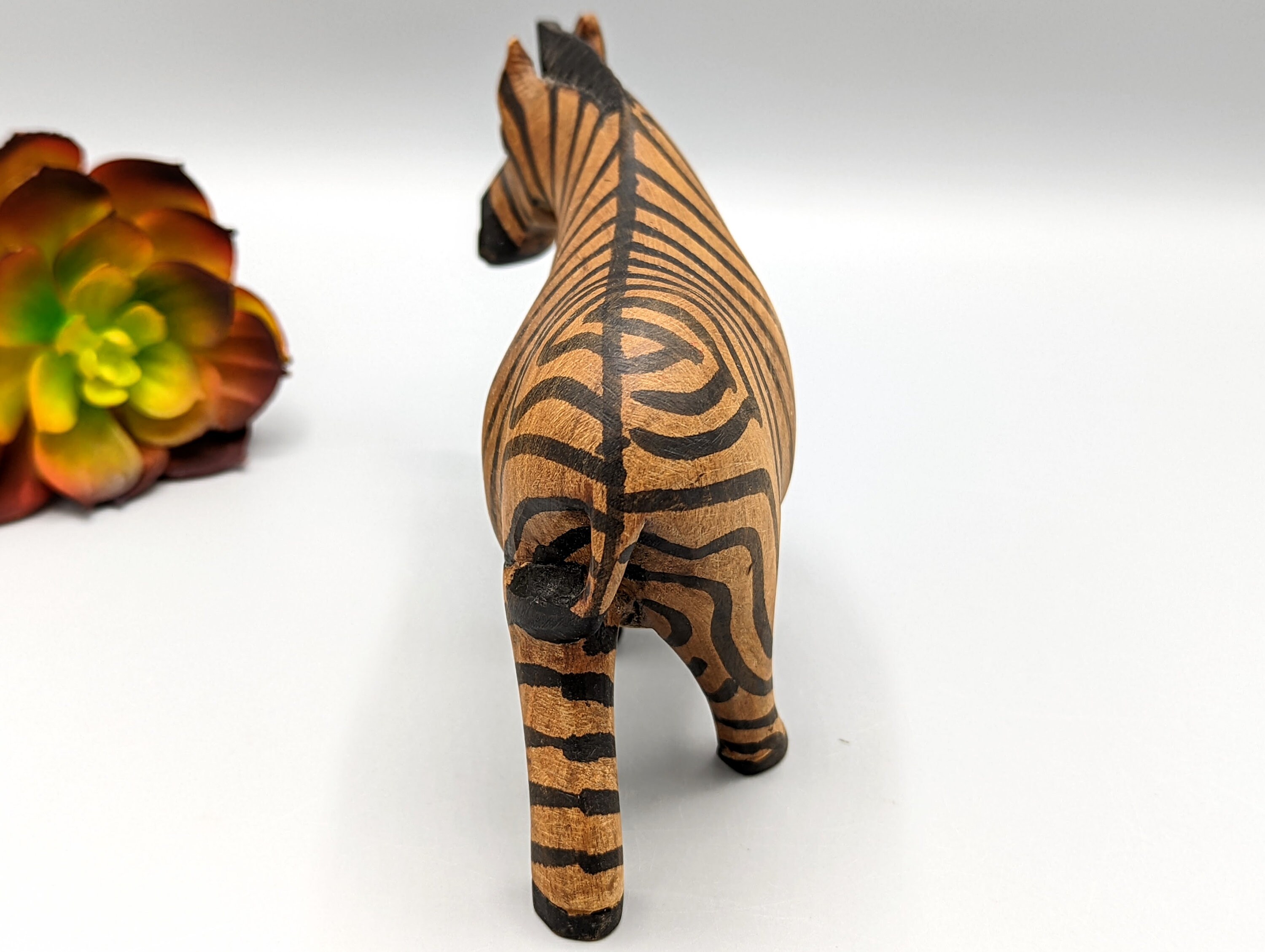 ヴィンテージ手彫り木製ストライプシマウマ彫刻置物フォークアート