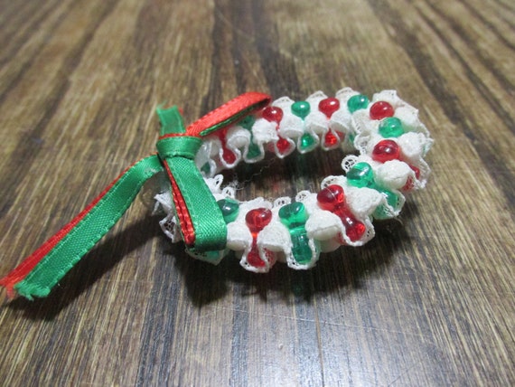 Handmade Christmas Wreath White Lace Red Green Ri… - image 5