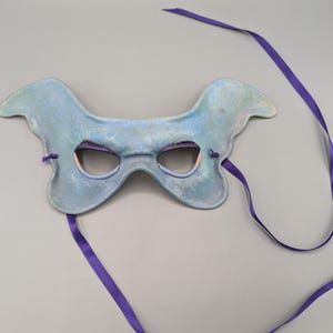 Vintage 1996 Handmade Leather Green and Beige Dragon Half Face Eye Mask with Ribbon Ties by Jeff Semmerling, Vintage Fantasy Dragon Costume