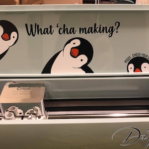 Qué 'Cha Making Penguins - SVG