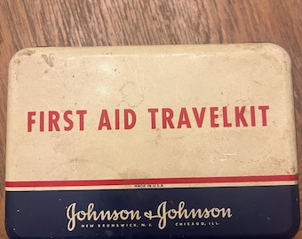 Botiquín de viaje vintage de primeros auxilios Johnson & Johnson / Lata metálica de mediados de siglo con contenido original / Artículos médicos efímeros