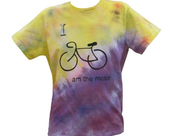 La main blindé et T-shirt en coton teint à la main avec vélo