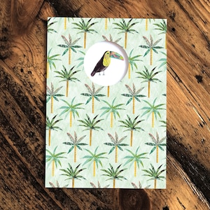 Cartão de felicitações com palmeiras TOUCAN, cartão de tucano, cartão com padrão de palmeira botânica, cartão de anotações, colagem, ilustrado, em branco, aniversário, recortado