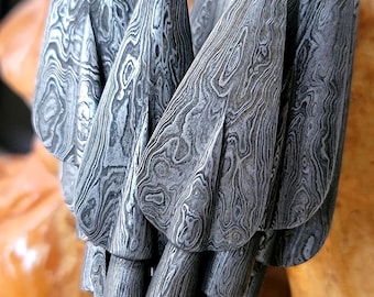 Hand Forged Damascus Arrow Point, 5 1/2" Long Handmade Damascus Steel Arrow Point for Desk Display or DIY Project, Bow and Arrow Supplies
