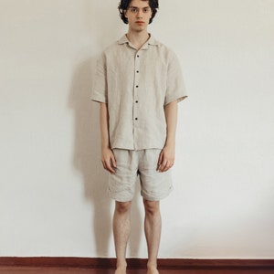 Traje de lino para hombre de material natural, ropa de lino moderna para hombre, conjunto 2 en 1 de lino con pantalones cortos y camisa para hombre, atuendo casual de lino, regalo del Día del Padre