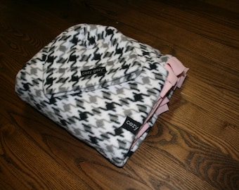 Houndstooth with light pink - Car Seat Poncho Blanket Capes that are Safe for Car Seats. Convenient and cute!