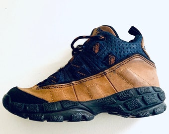 reebok hiking boots women's