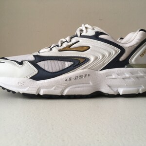 Brooks beast 10 online