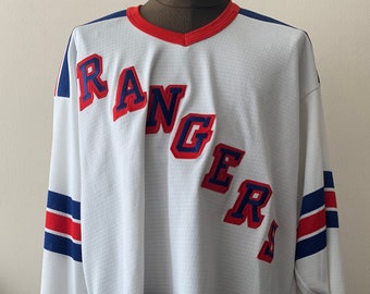 New York Rangers Bauer Jersey #13 90s AHL Size Large 100% Polyester Made in Canada