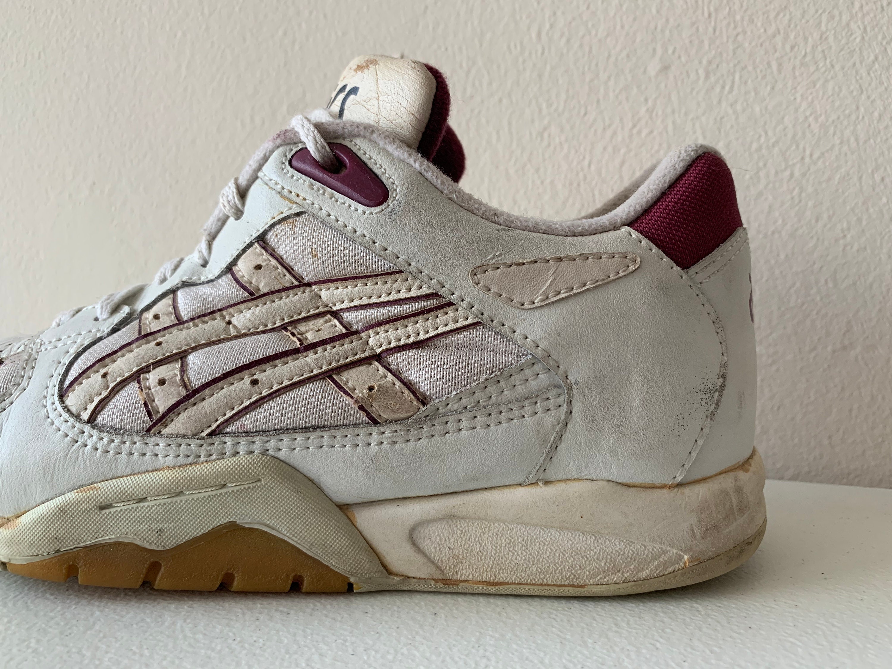 asics volleyball shoes size 5