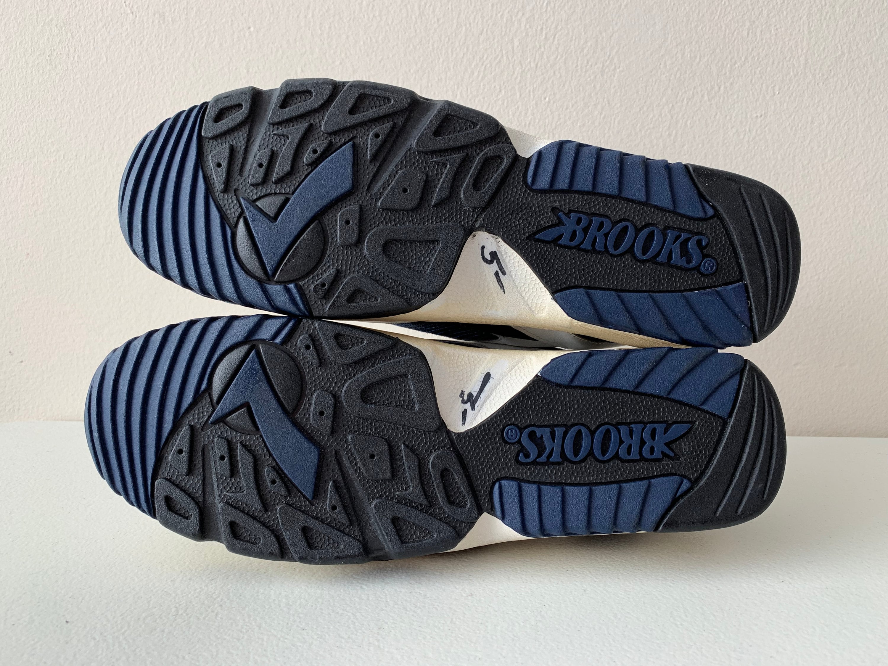 Brooks Balance Cross Trainer Low Shoe 90s Deadstock Size 13 Etsy