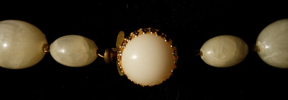 Vintage W. Germany plastic swirl bead Necklace - image 5
