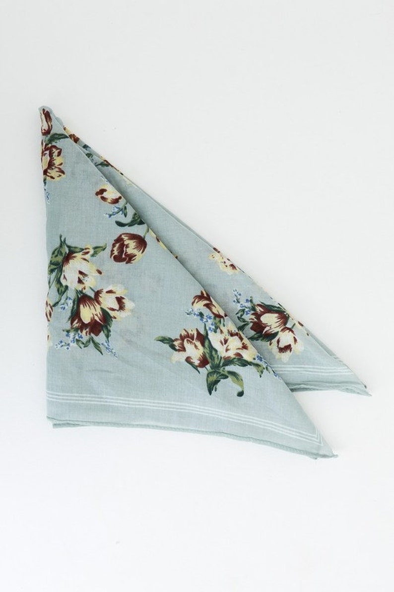 Bestseller / Cotton Bandana Scarf / Man Woman Bandana / Floral / Fashionable Gift / Wedding Bridesmaid / Quick Ship / Kit Grey Orchid