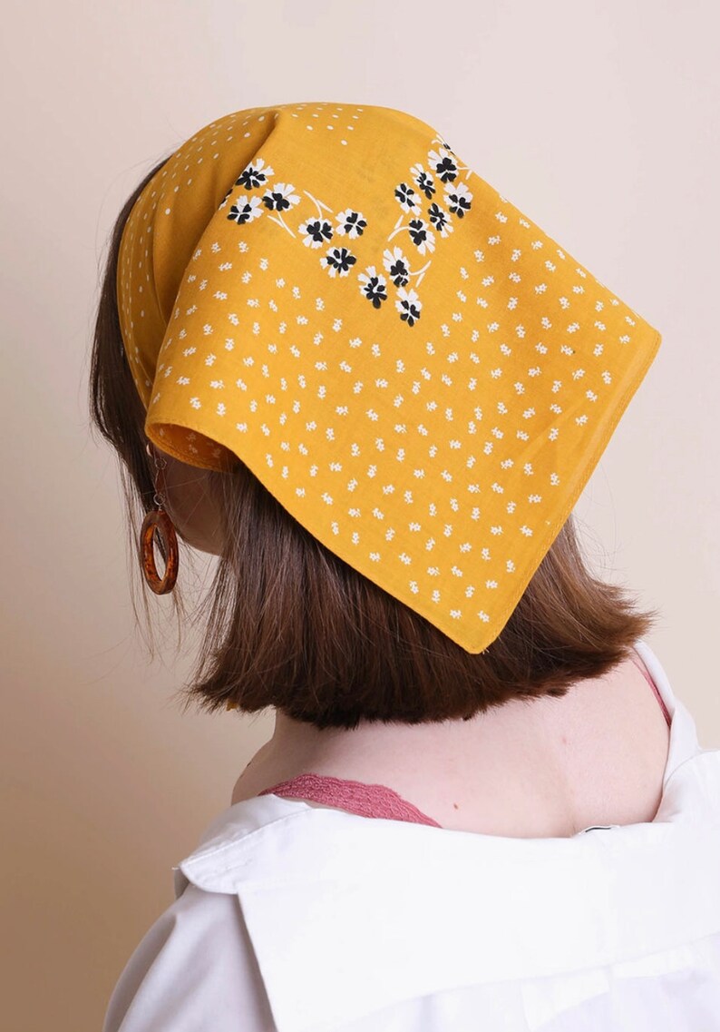 Bestseller / Cotton Bandana Scarf / Man Woman Bandana / Floral / Fashionable Gift / Wedding Bridesmaid / Quick Ship / Kit Yellow Border