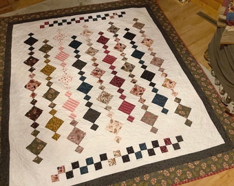 homemade quilt 78x89 Full/Double ~ Queen Chandelier pattern