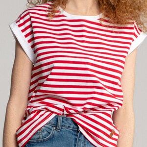 Handmade breastfeeding t-shirt RED stripes. Cotton clothes with nursing zipper. Breastfeeding-friendly fashion. Maternity clothing. image 5
