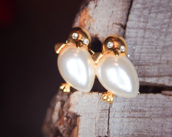 Penguin Brooch Pearl Gold | Enamel Rhinestone Pin | Animal Lover Gift | Lapel Pin Accessory