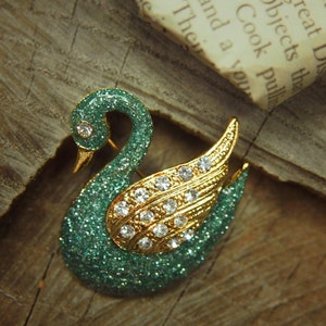Swan Brooch antique vintage styled, bridesmaid, rhinestone diamante, wedding, mothers gift, men lapel, enamel, hijab #5267