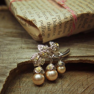 Pearl Olive Brooch antique vintage styled, bridesmaid, rhinestone diamante, wedding, mothers gift, men lapel, enamel, hijab #5231
