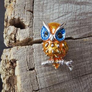 Owl Brooch antique vintage styled, bridesmaid, rhinestone diamante, wedding, mothers gift, men lapel, enamel, hijab #5901