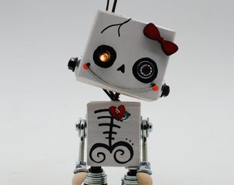 wooden robot courtesy light. Hand made robot-style wooden lamp with battery