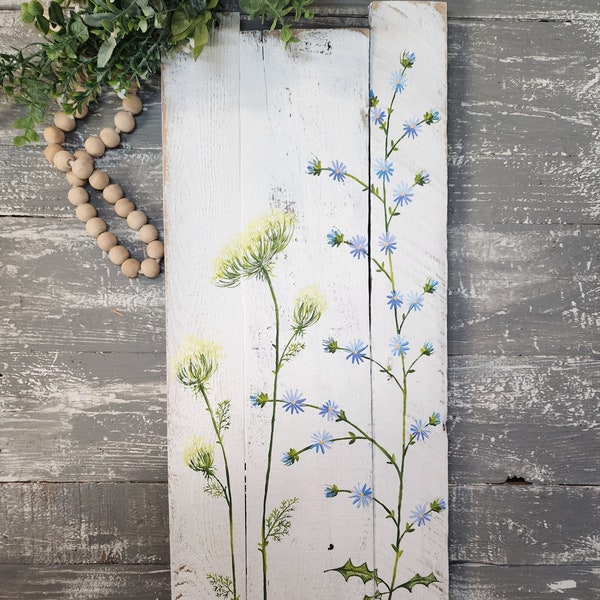 Pallet art, wild flowers greenery, Farmhouse decor, Spring FARMHOUSE collection, White wash, Queen Ann Lace, Rustic shabby, Reclaimed pallet