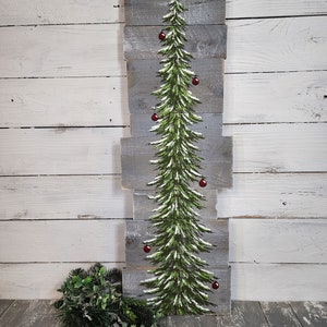 Christmas tree sign, white washed gray, red bulbs, Reclaimed Pallet Art, Christmas snow, christmas Hand painted, Wall art, Distressed