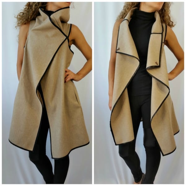 Manteau Femme Col Haut / Gilet Asymétrique avec Poches / Gilet Sans Manches Laine / Cape Bordure Noire - "Checkpoint"