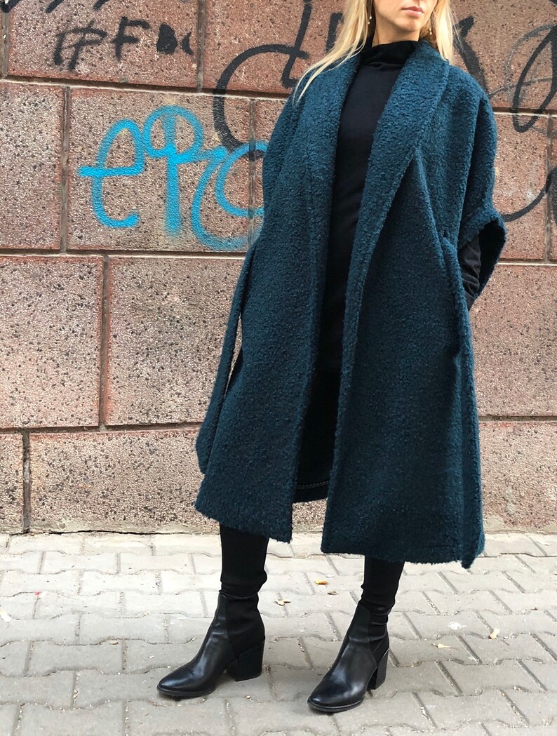 Sculpture Couture Loose Maxi Coat Oversized Maxi Cape Coat Extravagant Women Coat with Pockets Warm Half Belted Fashion Jacket