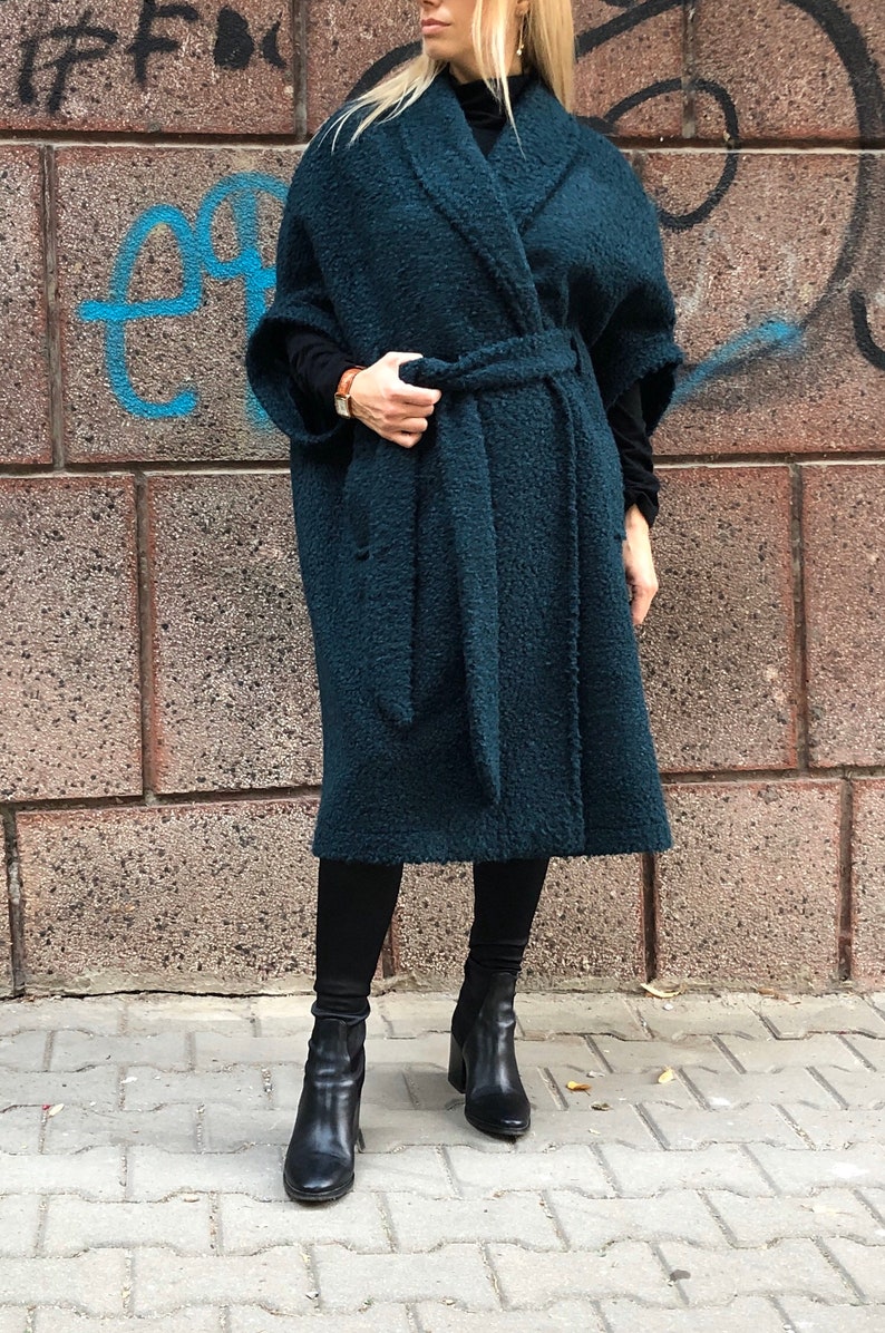 Sculpture Couture Loose Maxi Coat Oversized Maxi Cape Coat Extravagant Women Coat with Pockets Warm Half Belted Fashion Jacket