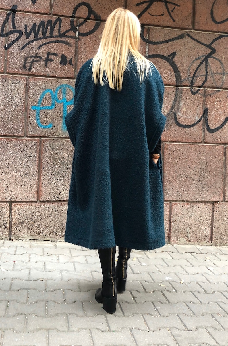 Sculpture Couture Loose Maxi Coat Oversized Maxi Cape Coat Extravagant Women Coat with Pockets Warm Half Belted Fashion Jacket
