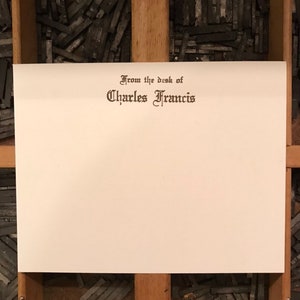 Ensemble de papeterie typographique personnalisé