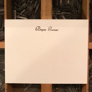 Ensemble de papeterie typographique personnalisé