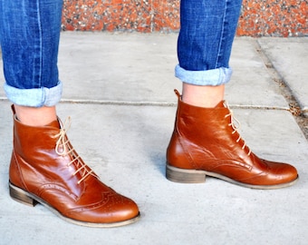Regent - Women&#39;s brown lace-up boots, comfortable oxford boots with intricate brogues and sleek beige soles, handcrafted and customizable