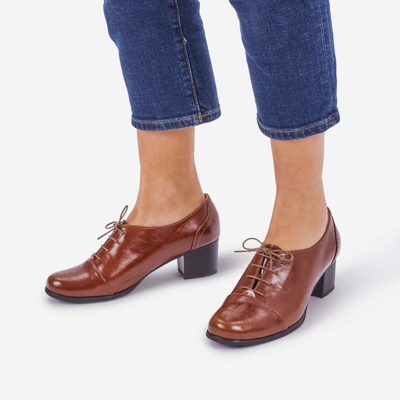 Vienna Oxford Pumps, Womens Oxfords, Wingtip Heels, Brown shoes, Heeled Oxfords, Low heel, Chic Shoes, FREE customization immagine 2