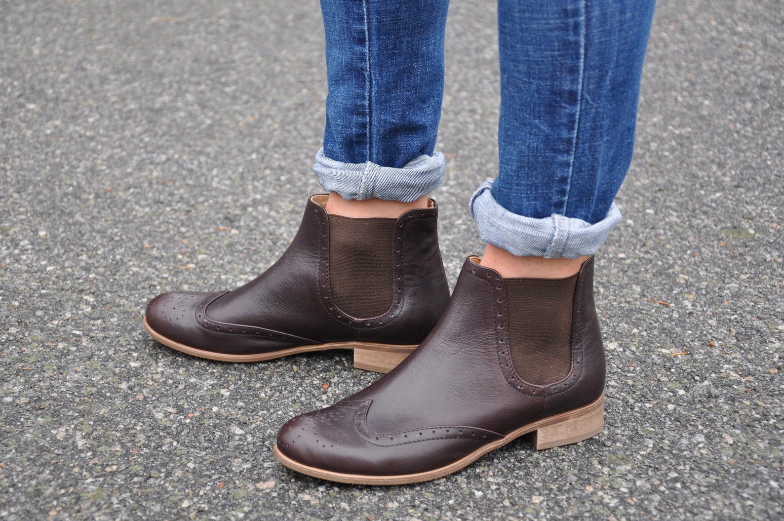 rugged chelsea boots womens