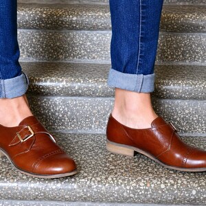 Stylish buckle shoes