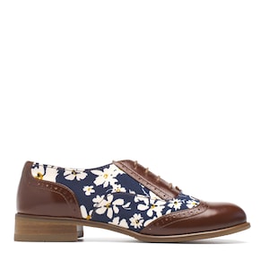 Playful daisy textile shoes for women