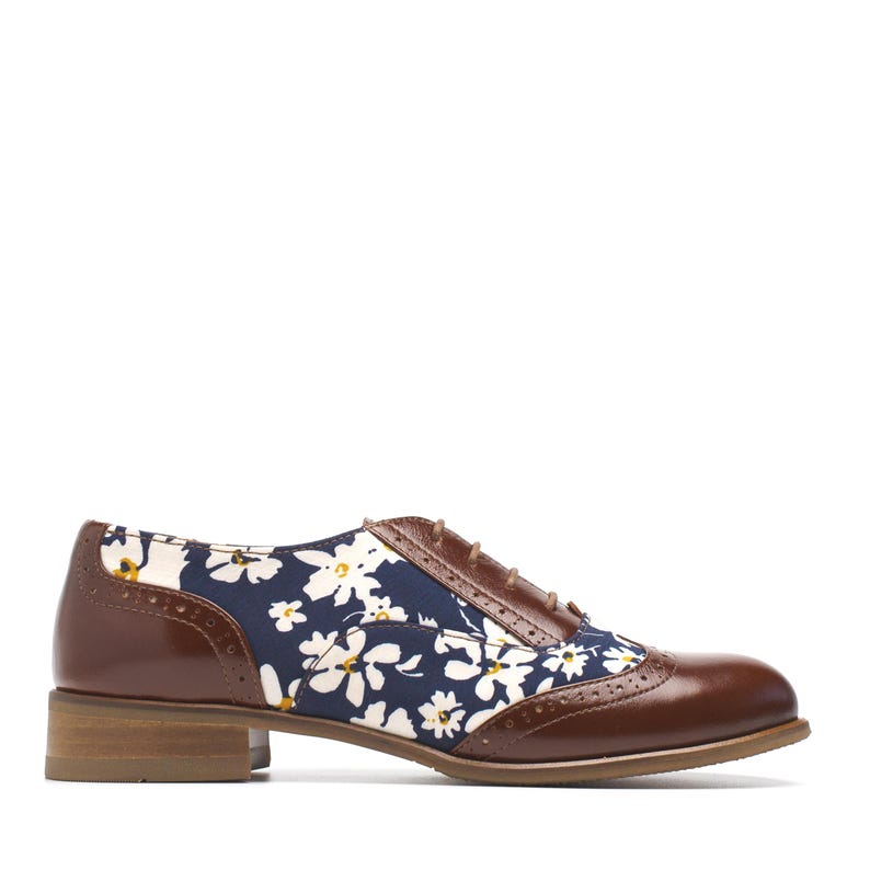 Playful daisy textile shoes for women