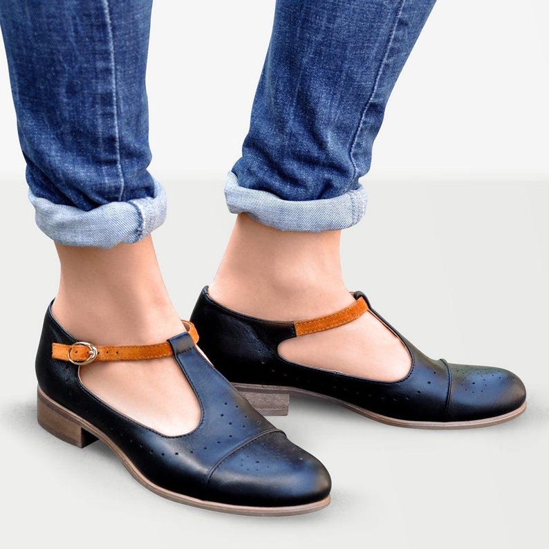Women's black Mary Janes shoes