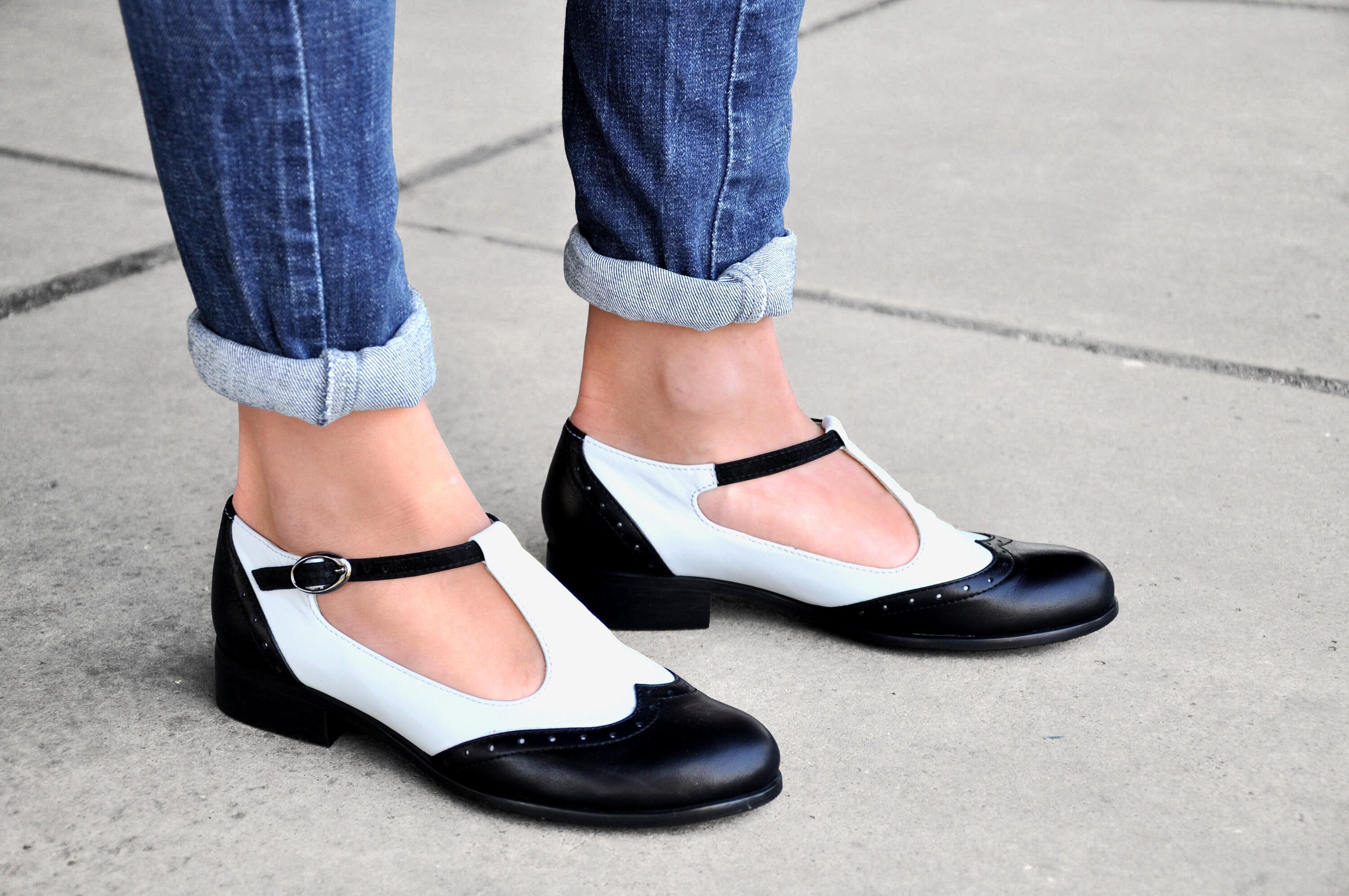 Girls' White T-Strap Mary Jane Flats – Cute Soft Leather Oxford Dress Shoes – Size 6.5M