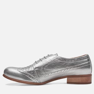 Women dress shoes
