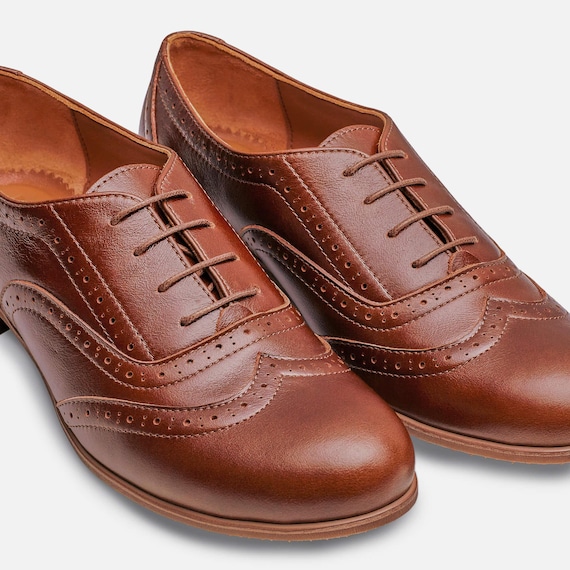 Brogue Women's Round Toe Oxfords Round Toe Brogue Style Lace