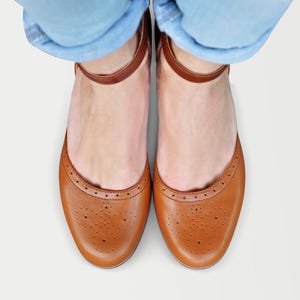 Women's sandals with brogues
