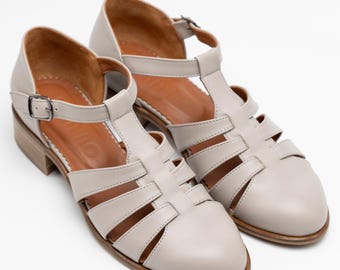 Harper: Women’s Light Grey Leather Fisherman Sandals – Woven Closed-Toe Flats, Handcrafted and Customizable