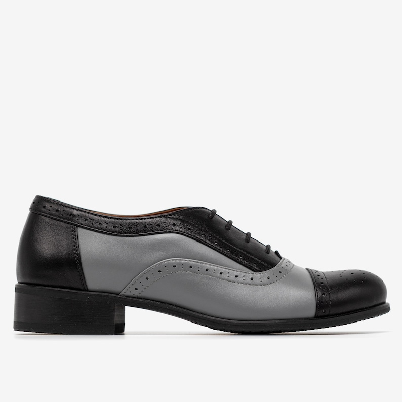 Formal dress shoes with flat heels